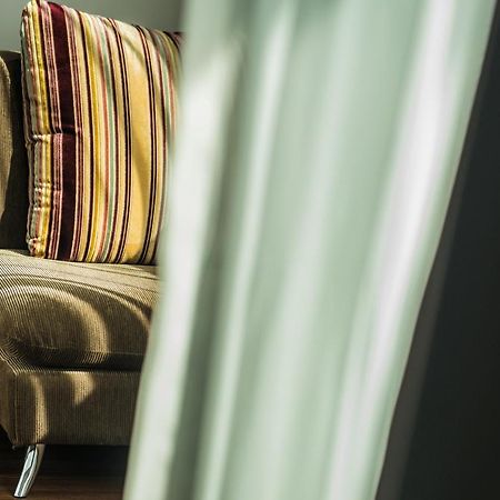 Winner Sriracha Serviced Apartment Si Racha Extérieur photo