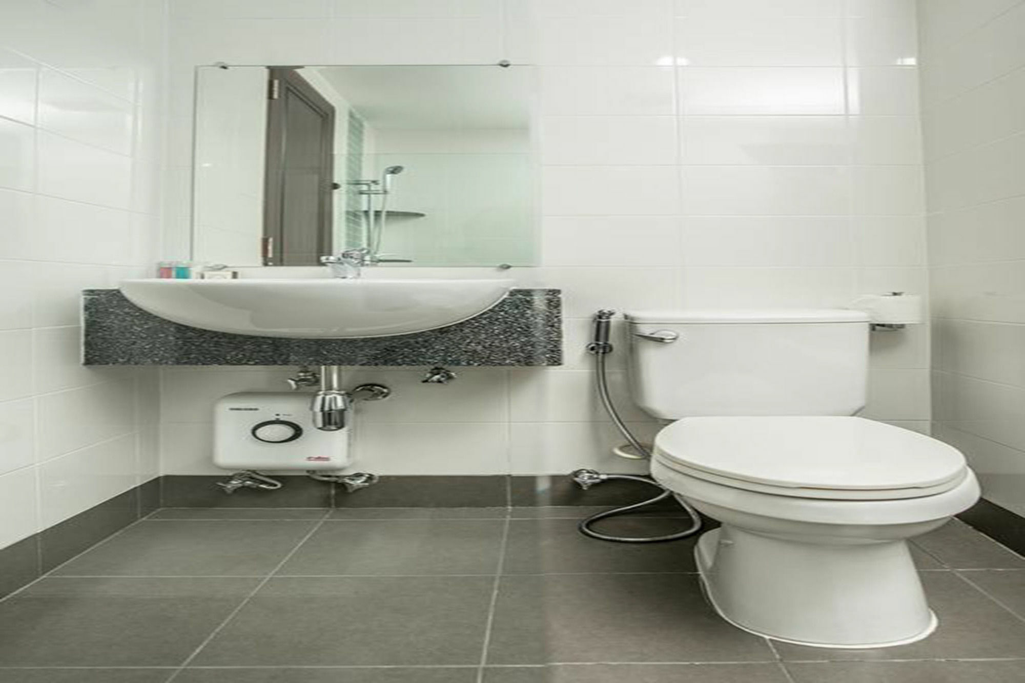 Winner Sriracha Serviced Apartment Si Racha Extérieur photo