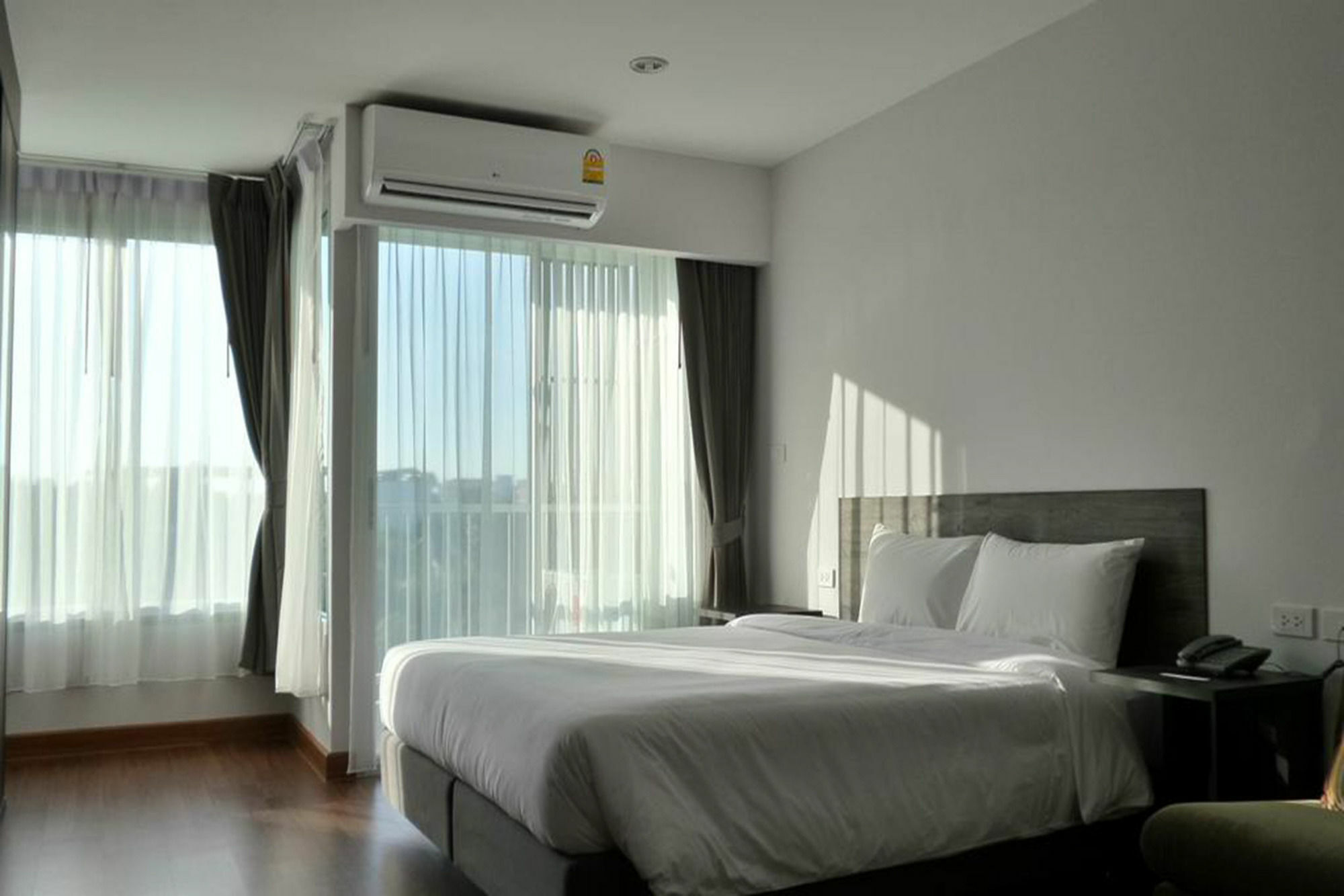 Winner Sriracha Serviced Apartment Si Racha Extérieur photo
