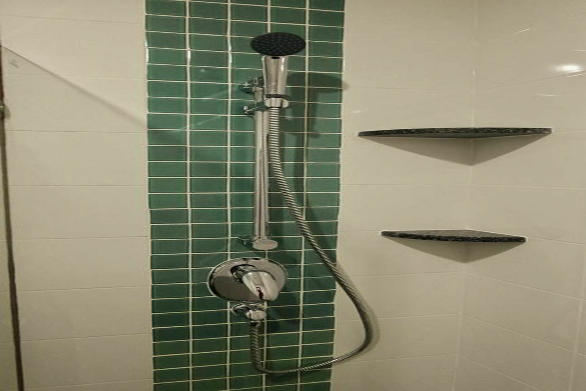 Winner Sriracha Serviced Apartment Si Racha Extérieur photo