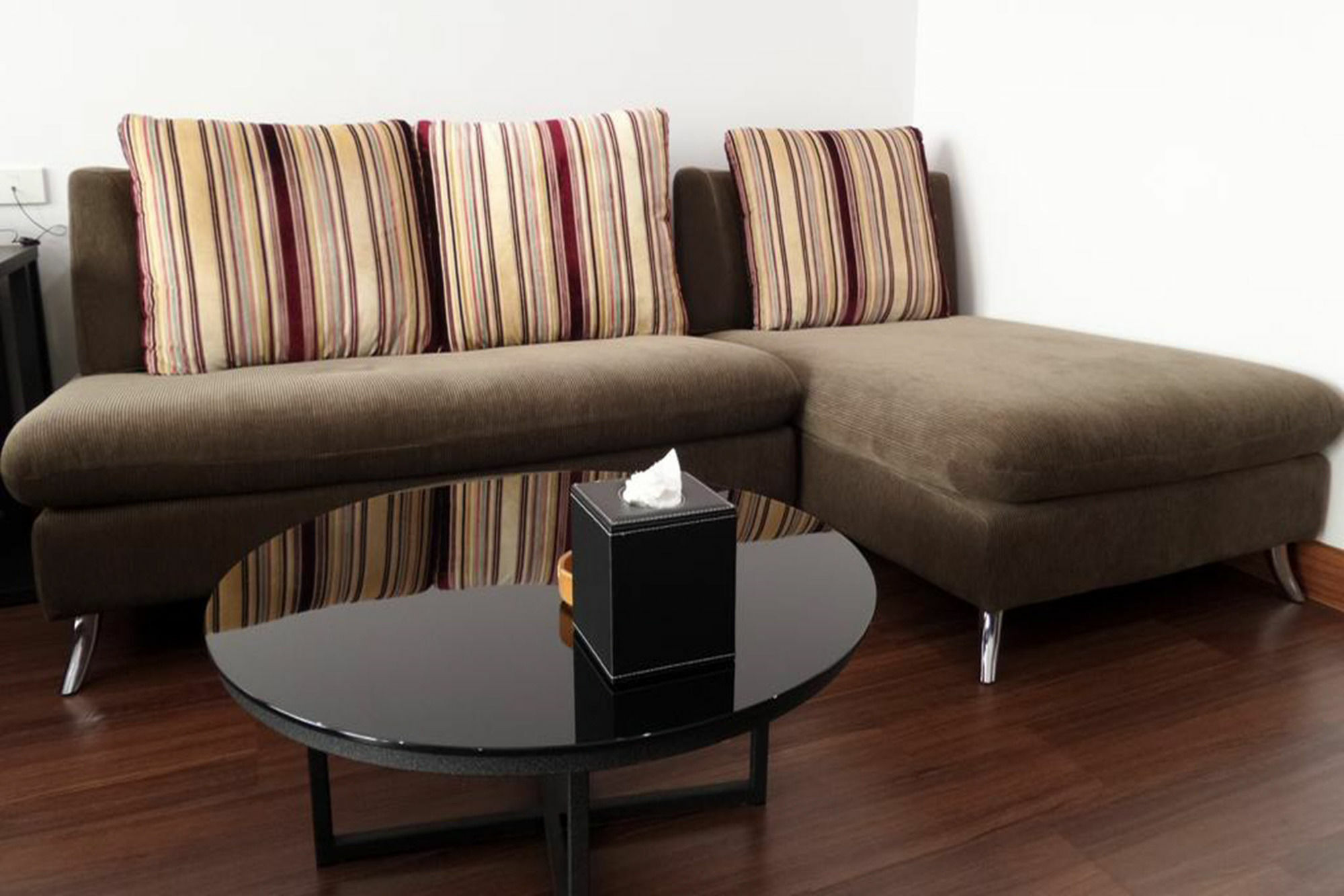 Winner Sriracha Serviced Apartment Si Racha Extérieur photo