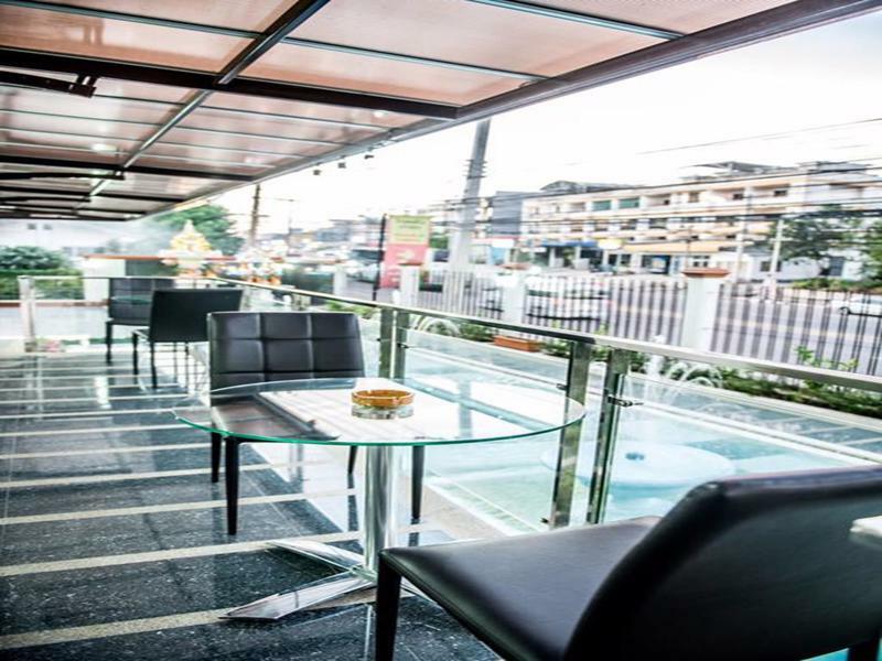 Winner Sriracha Serviced Apartment Si Racha Extérieur photo