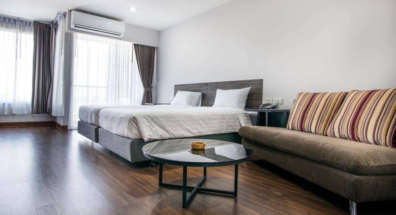 Winner Sriracha Serviced Apartment Si Racha Extérieur photo