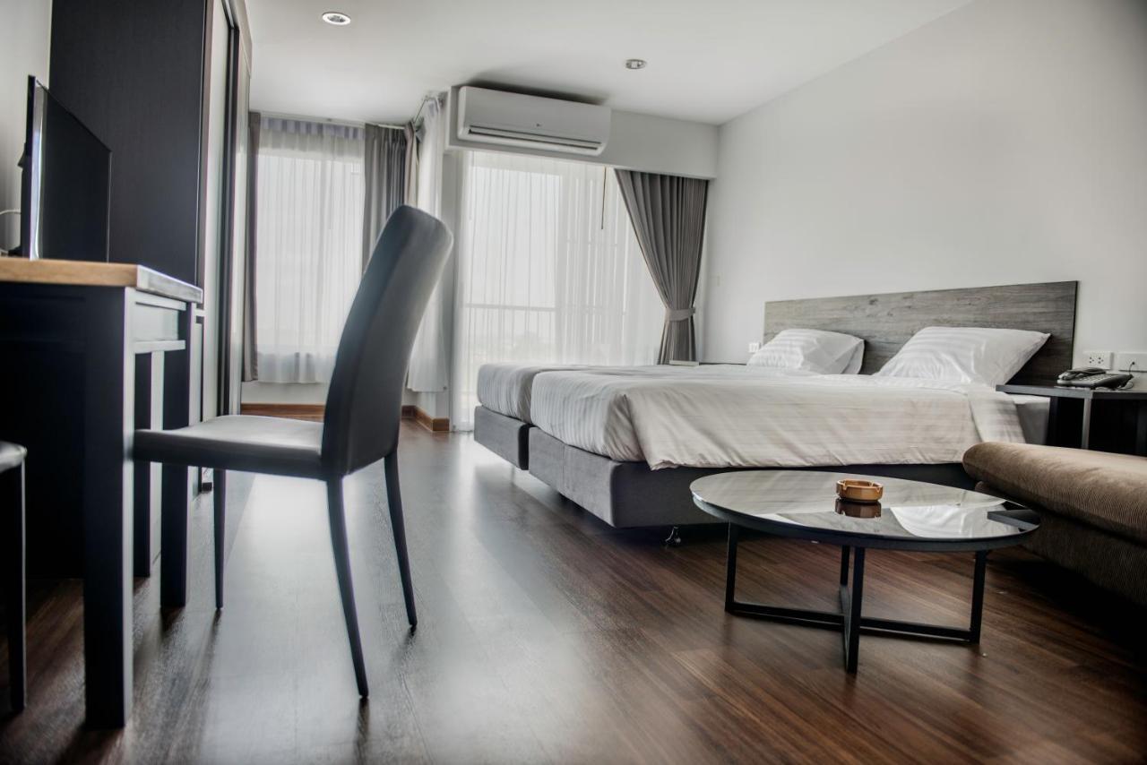 Winner Sriracha Serviced Apartment Si Racha Extérieur photo