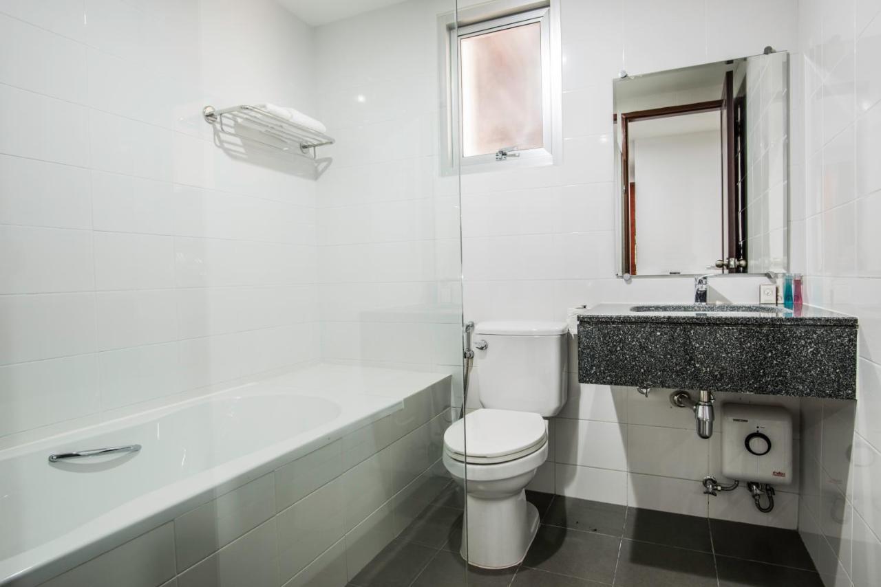 Winner Sriracha Serviced Apartment Si Racha Extérieur photo