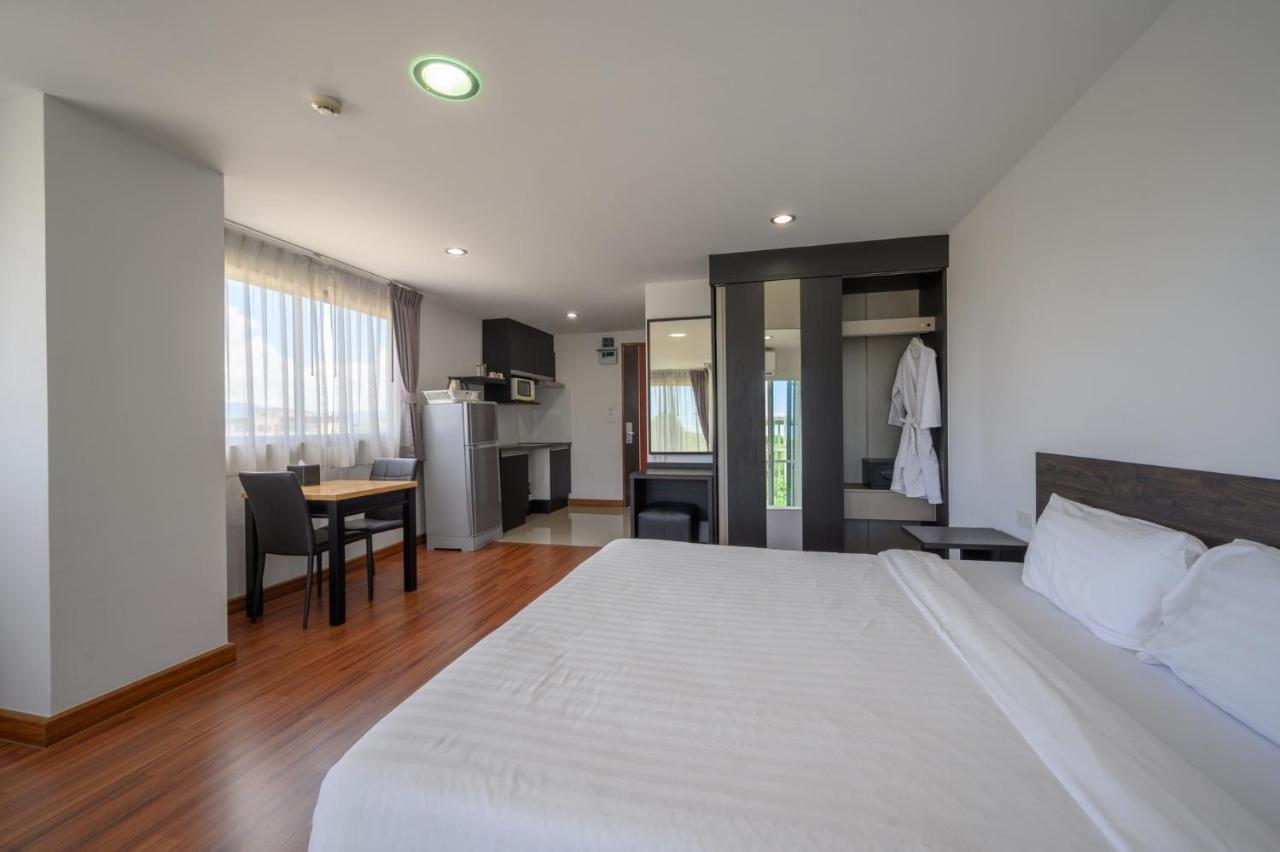 Winner Sriracha Serviced Apartment Si Racha Extérieur photo