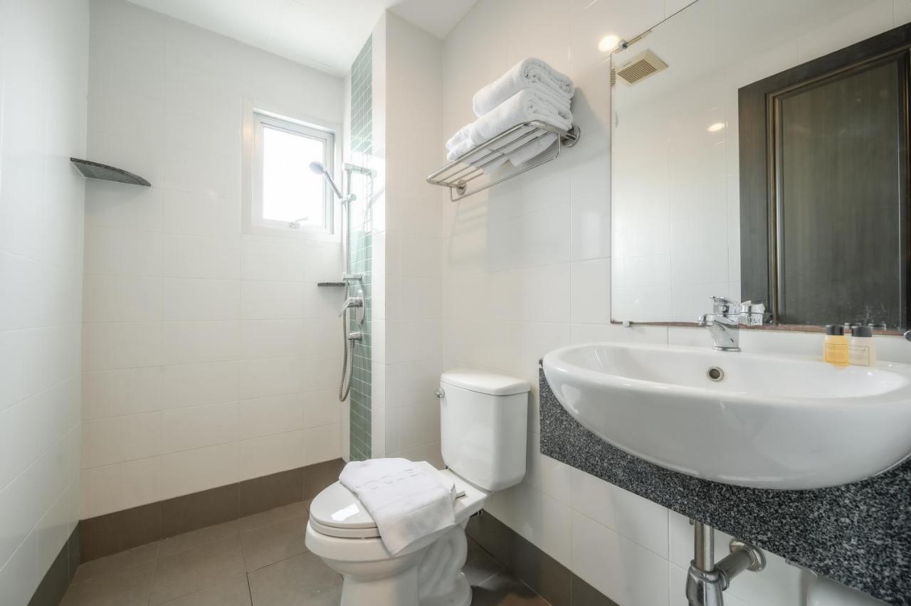 Winner Sriracha Serviced Apartment Si Racha Extérieur photo